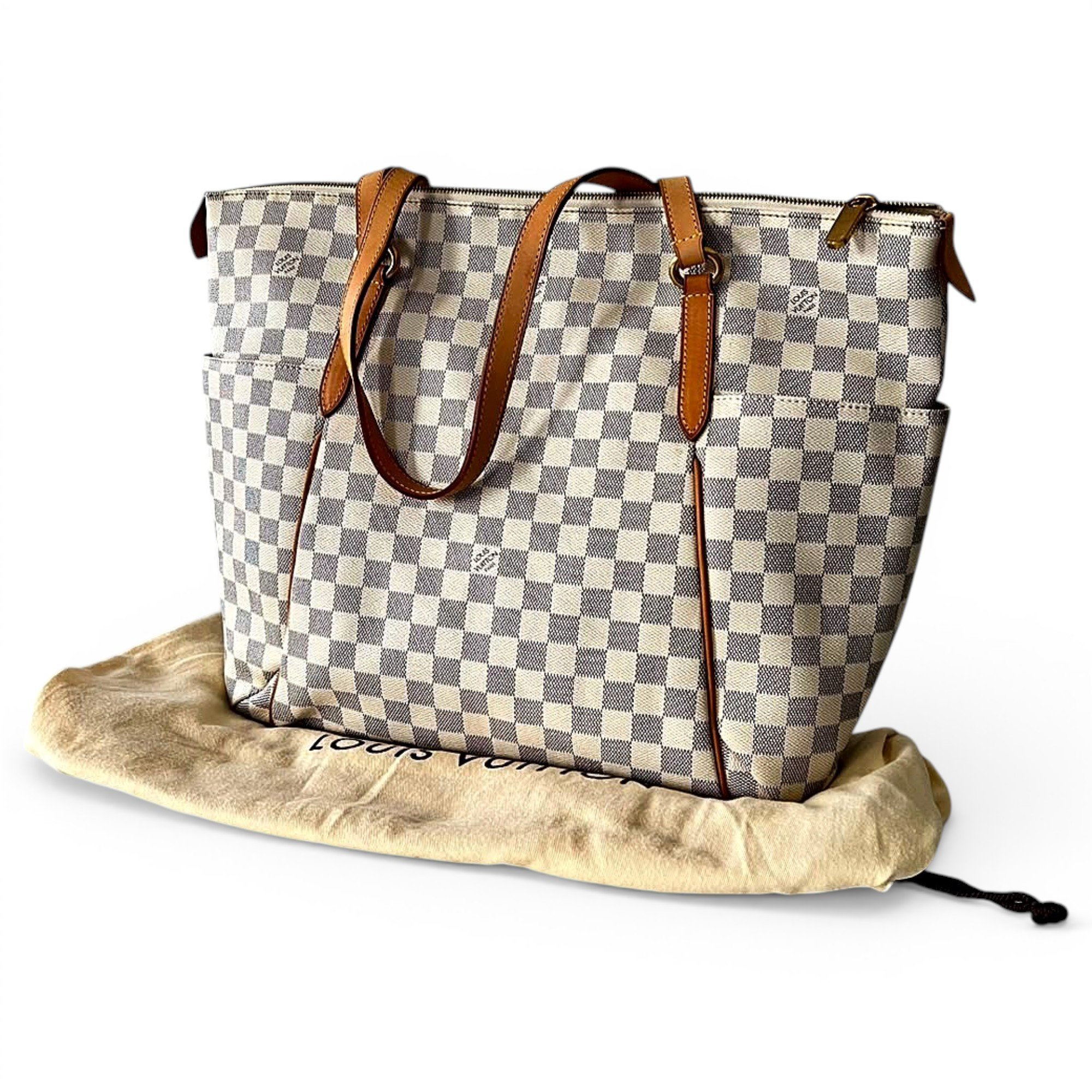 Totally leather handbag