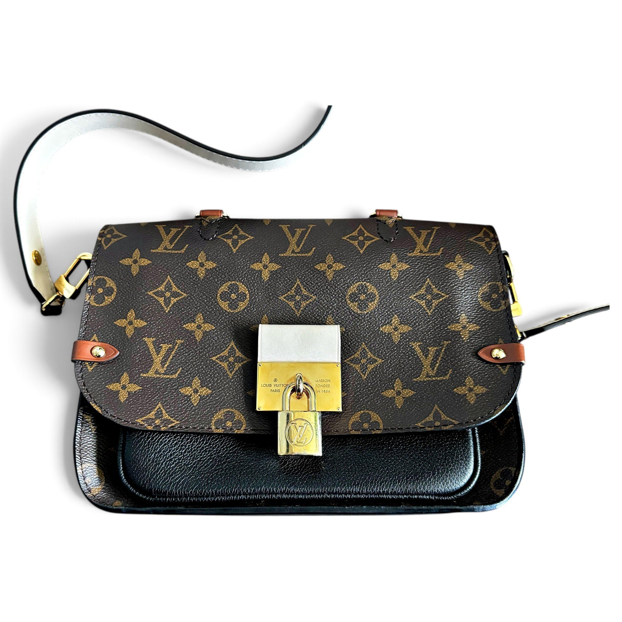 Metis leather satchel