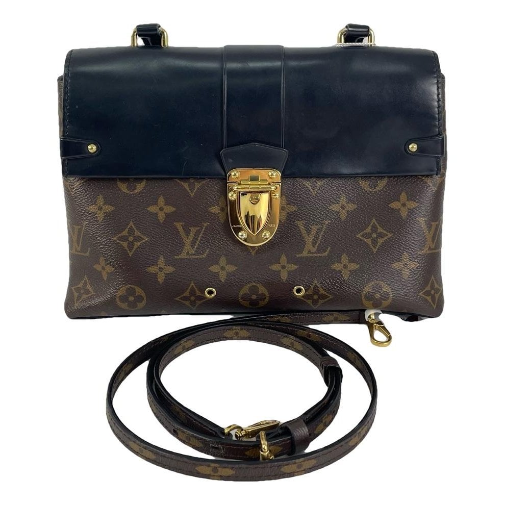 One Handle very leather handbag