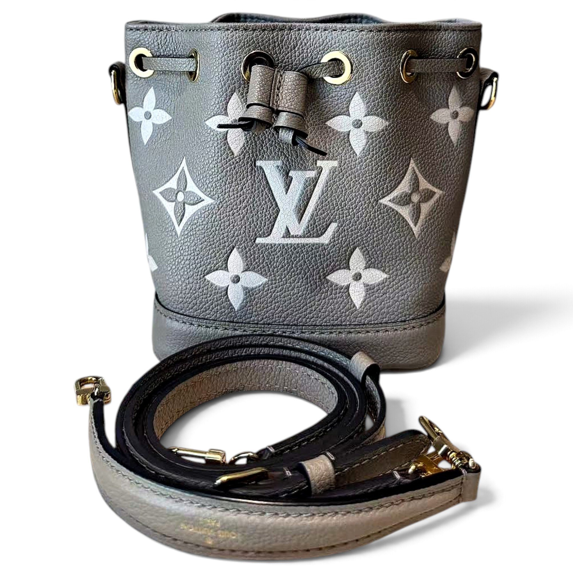 Nano Noé leather handbag