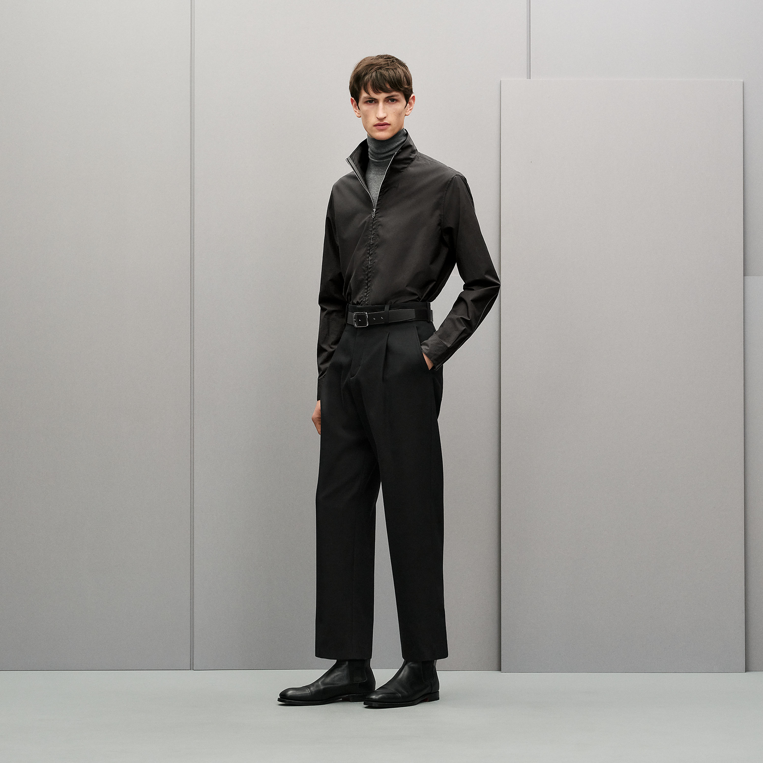 Straight cut shirt with contrasted detail