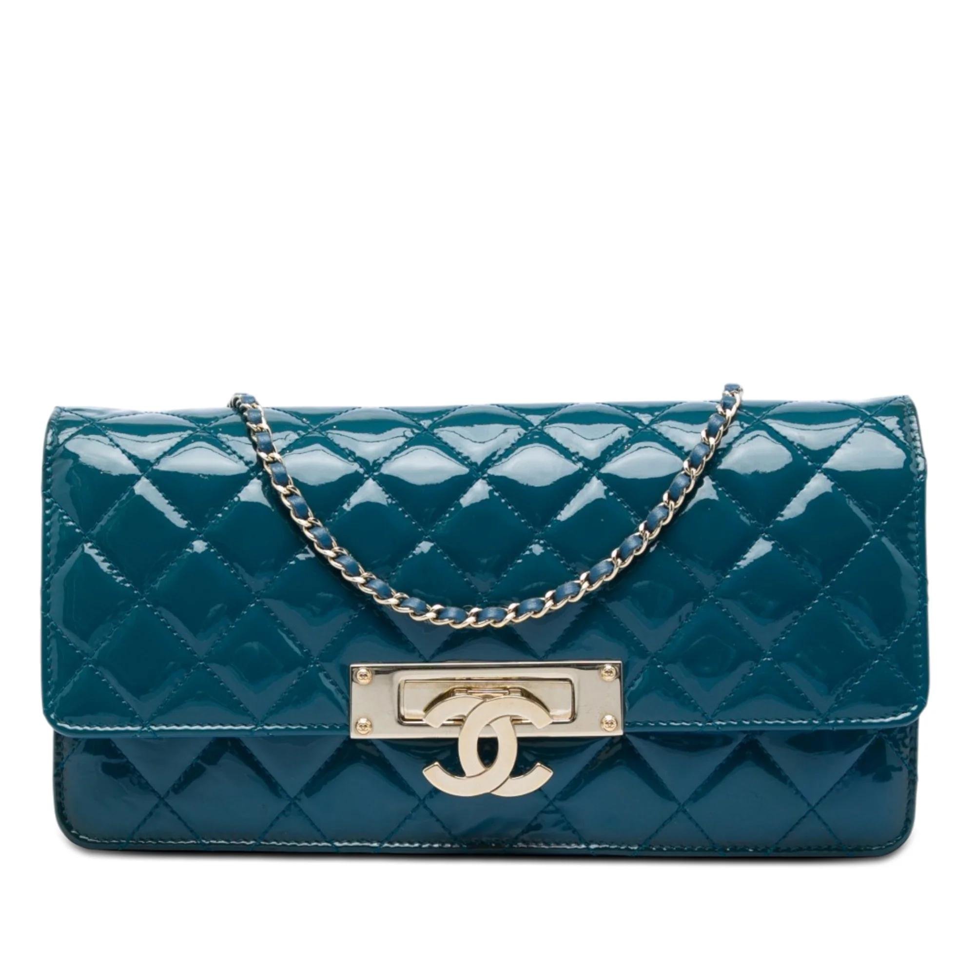 Wallet On Chain leather crossbody bag