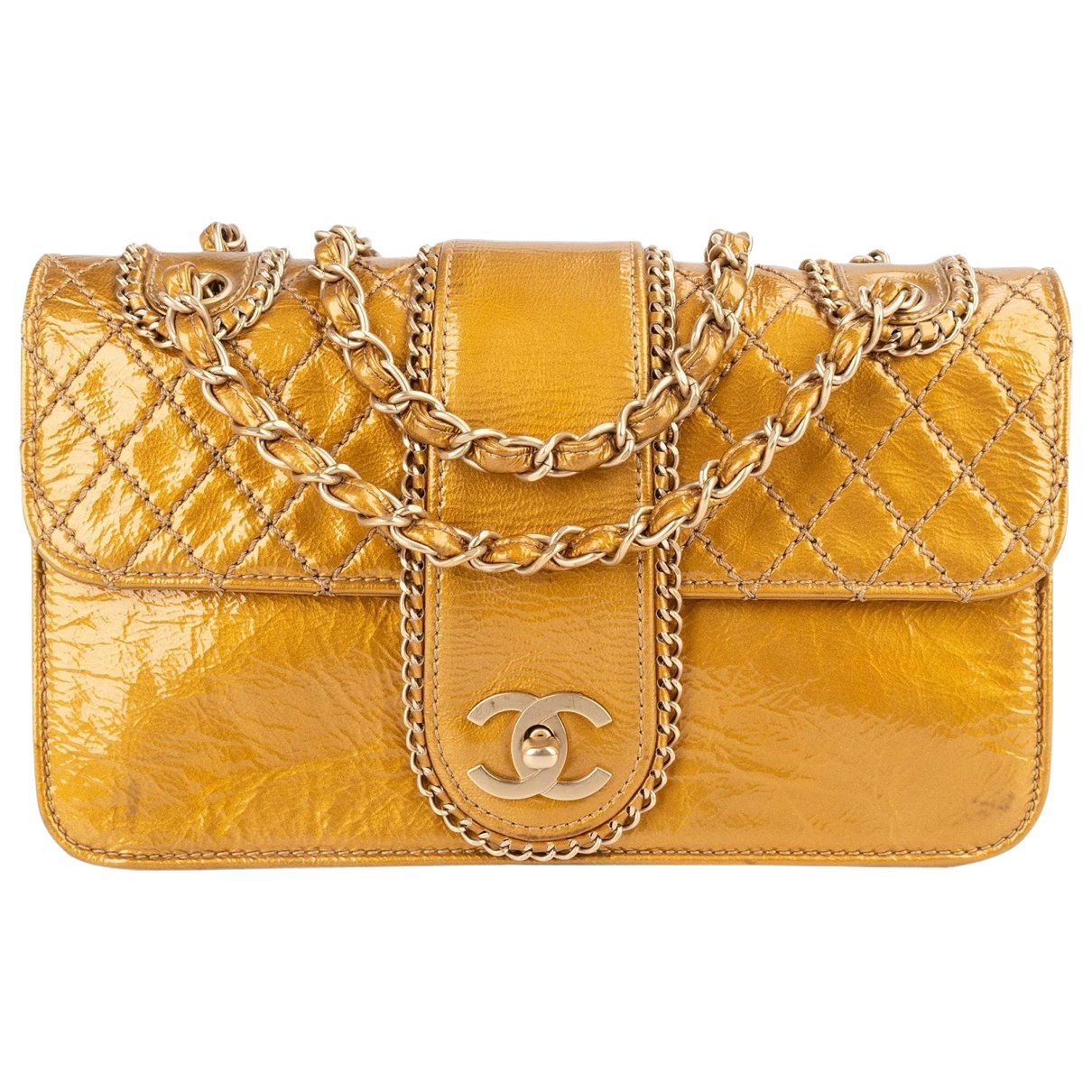 Chain Around patent leather handbag