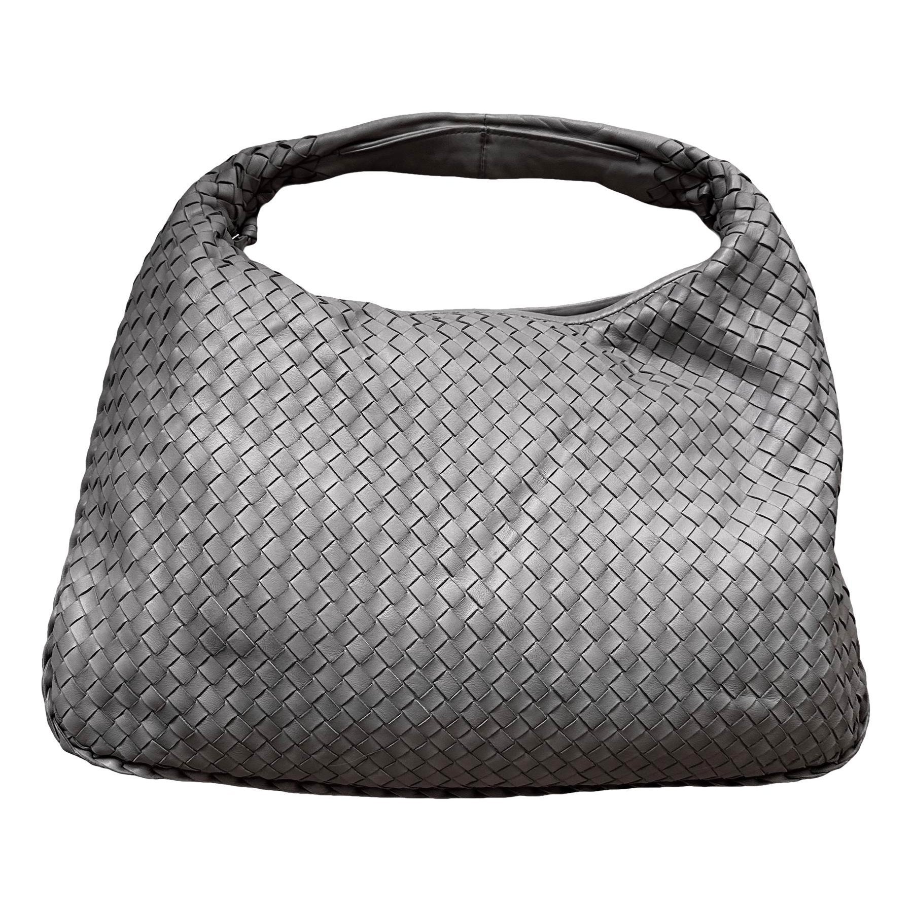 Veneta leather handbag