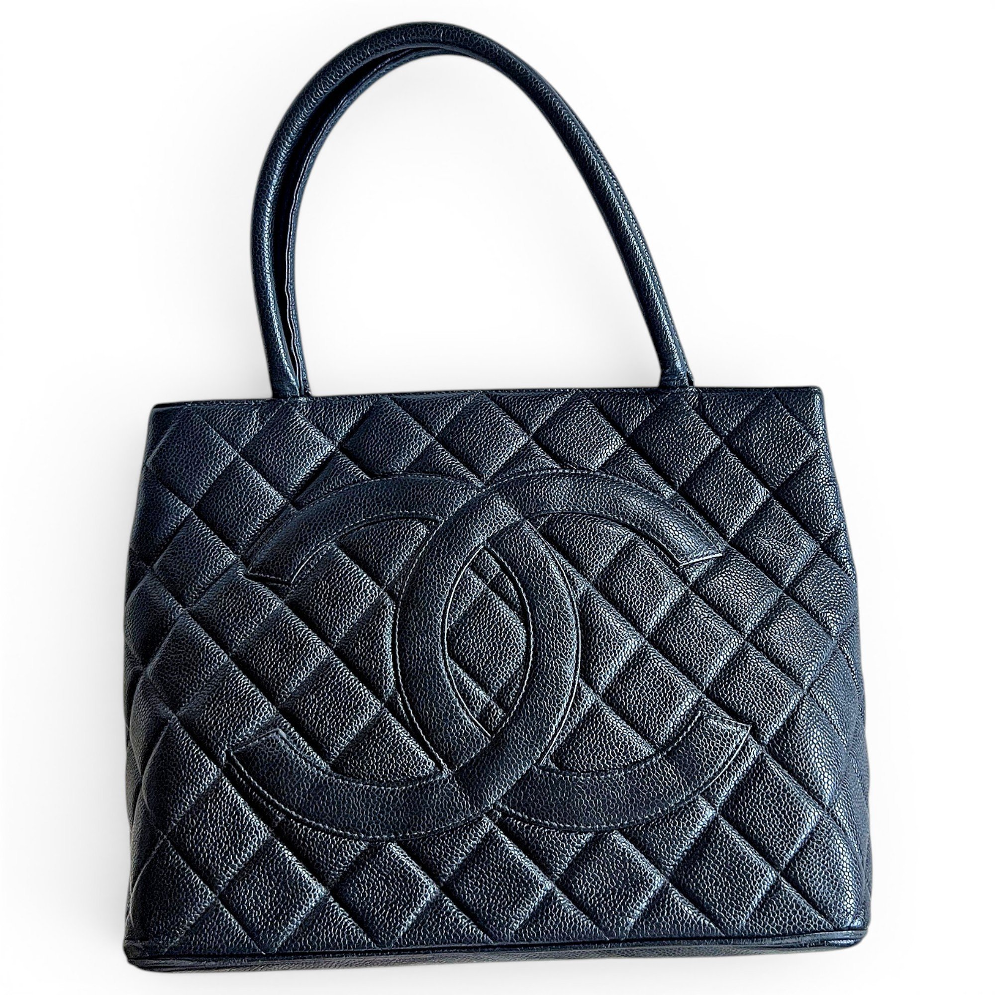 Médaillon leather tote