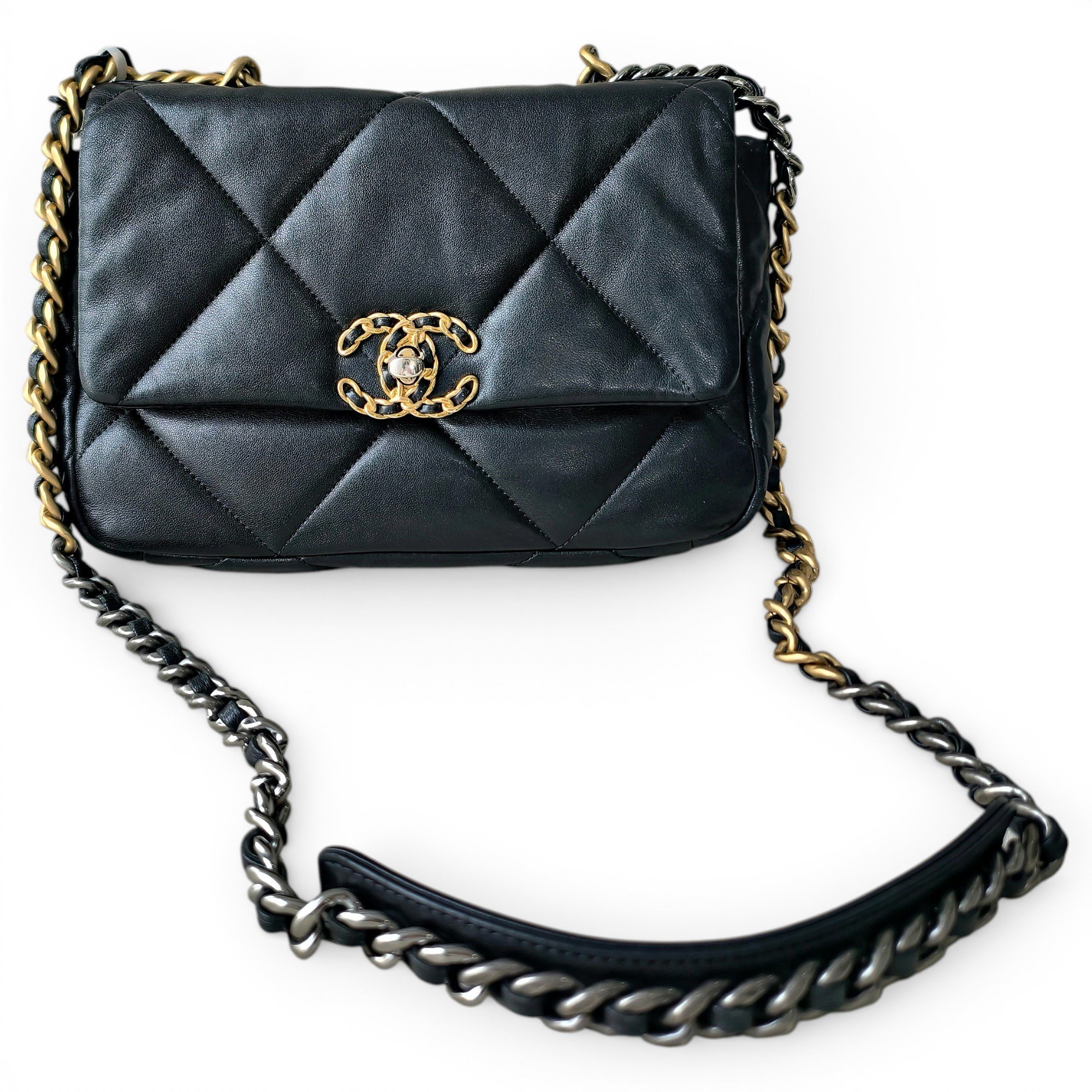 Chanel 19 leather handbag