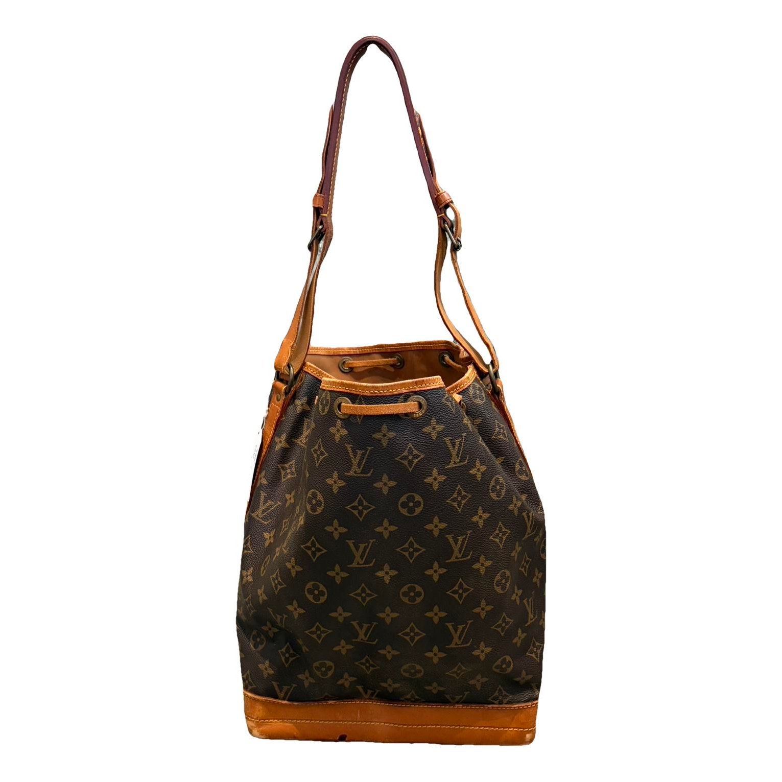 Noé leather handbag