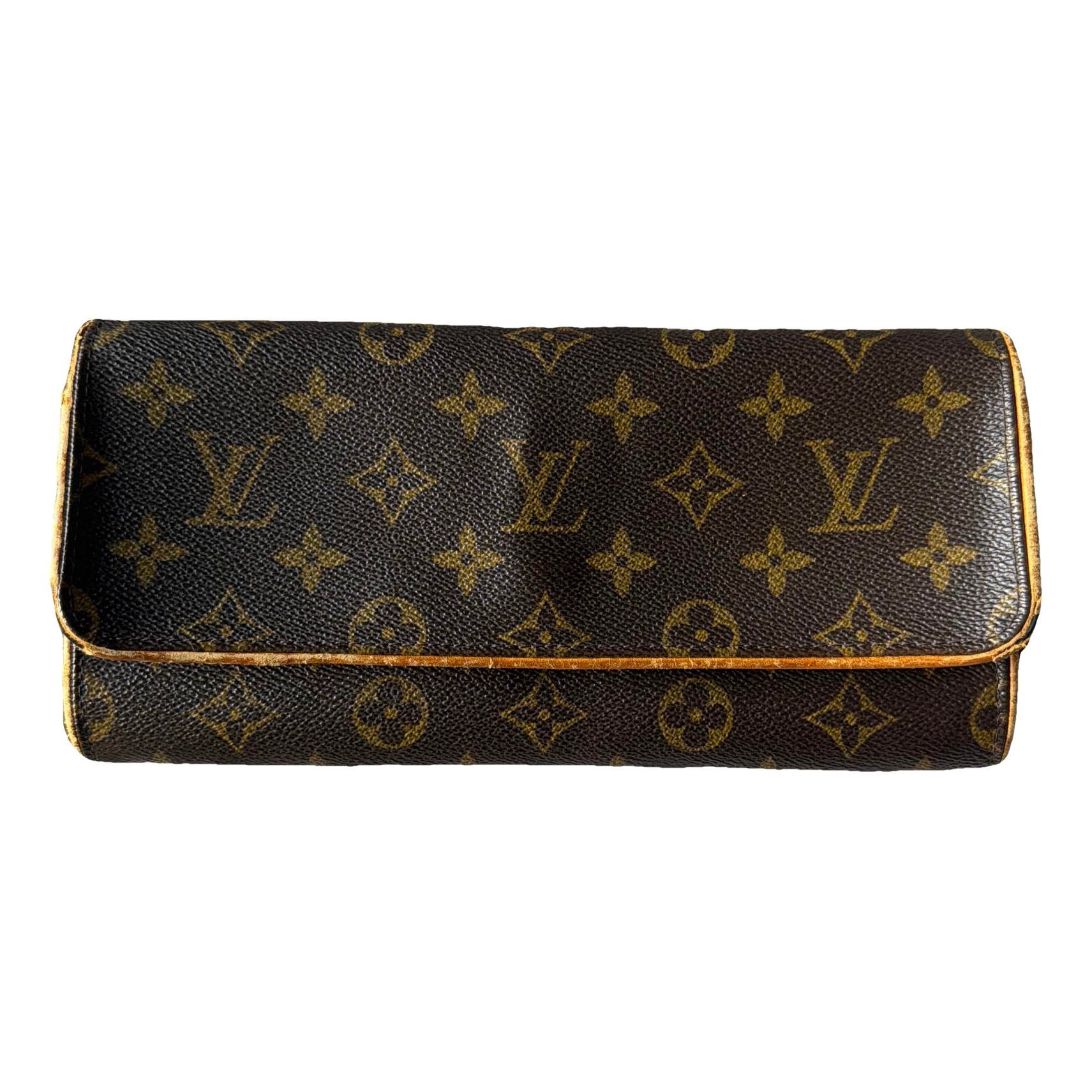 Twin vinyl handbag