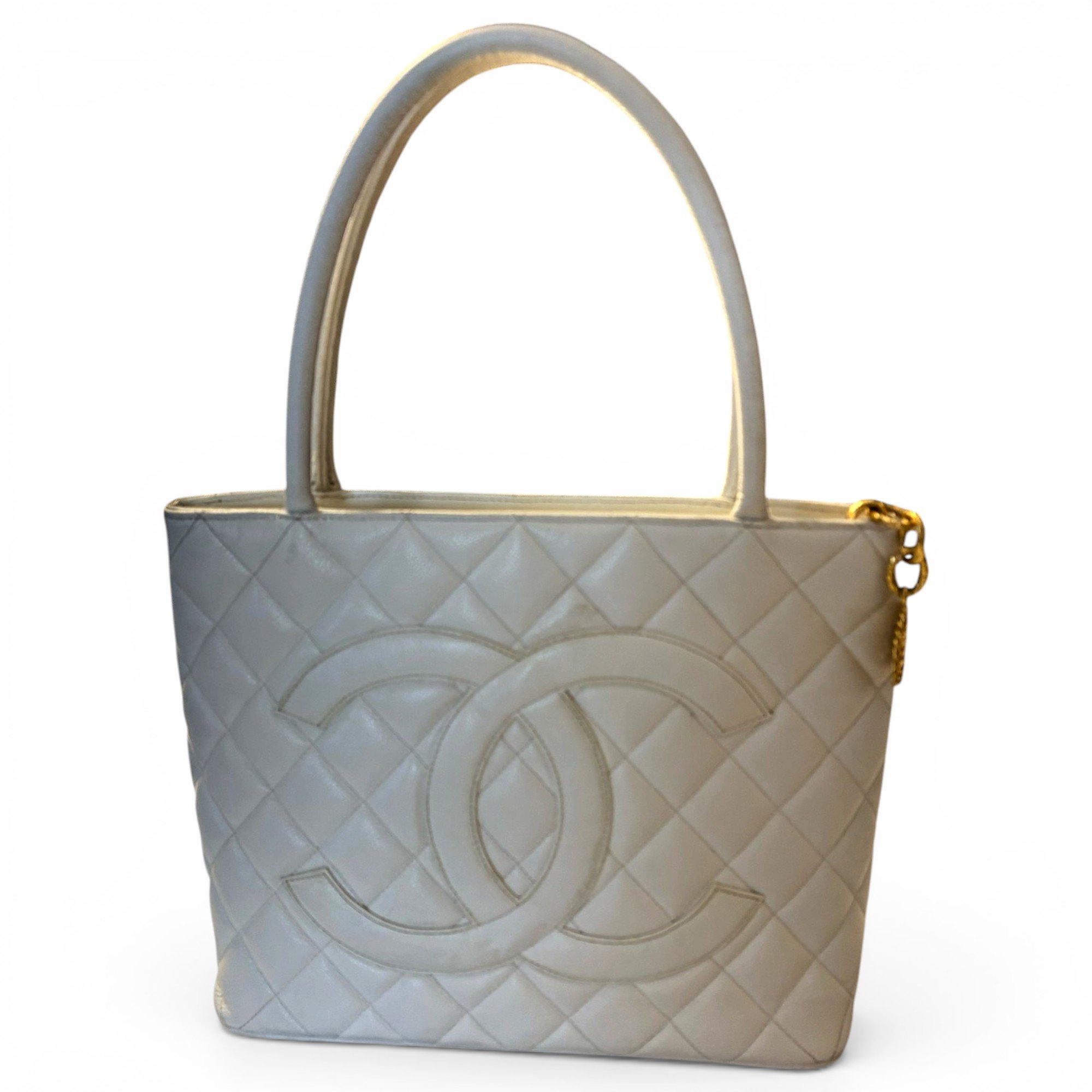 Médaillon leather tote