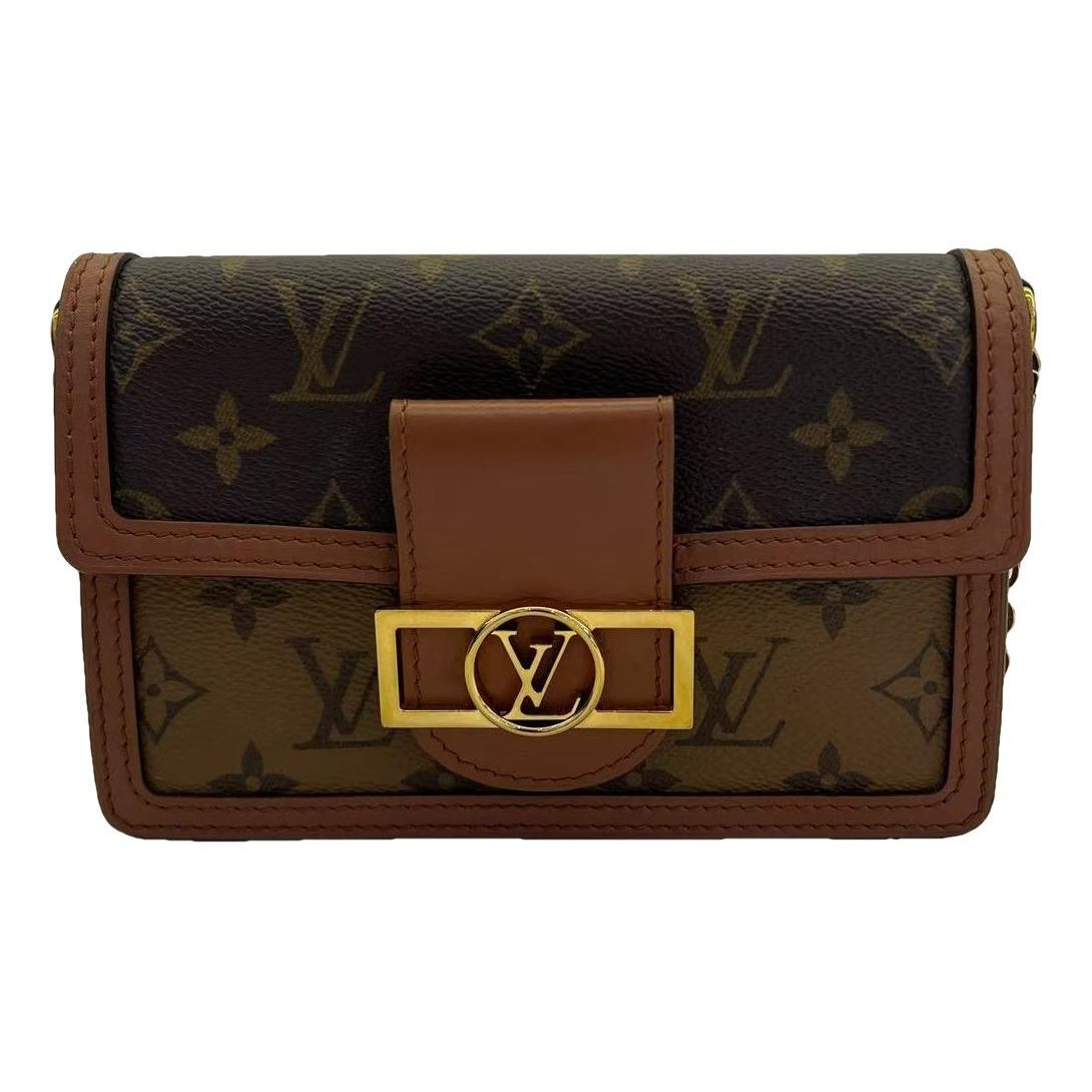 Dauphine leather handbag