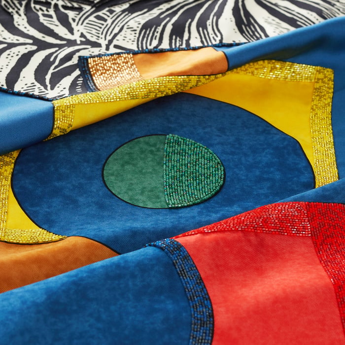 Embroidered Cavalier En Formes Scarf 90
