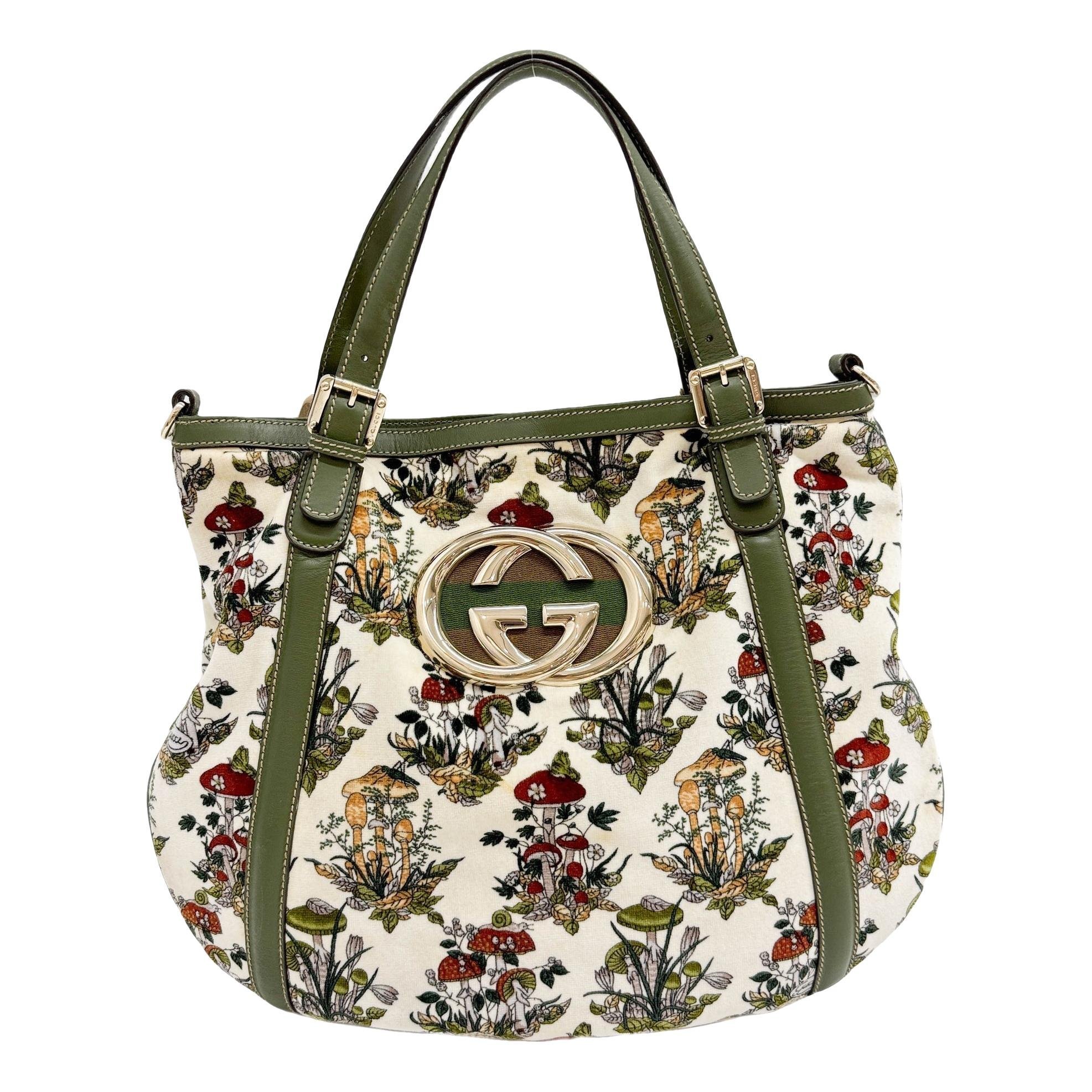 Britt velvet handbag