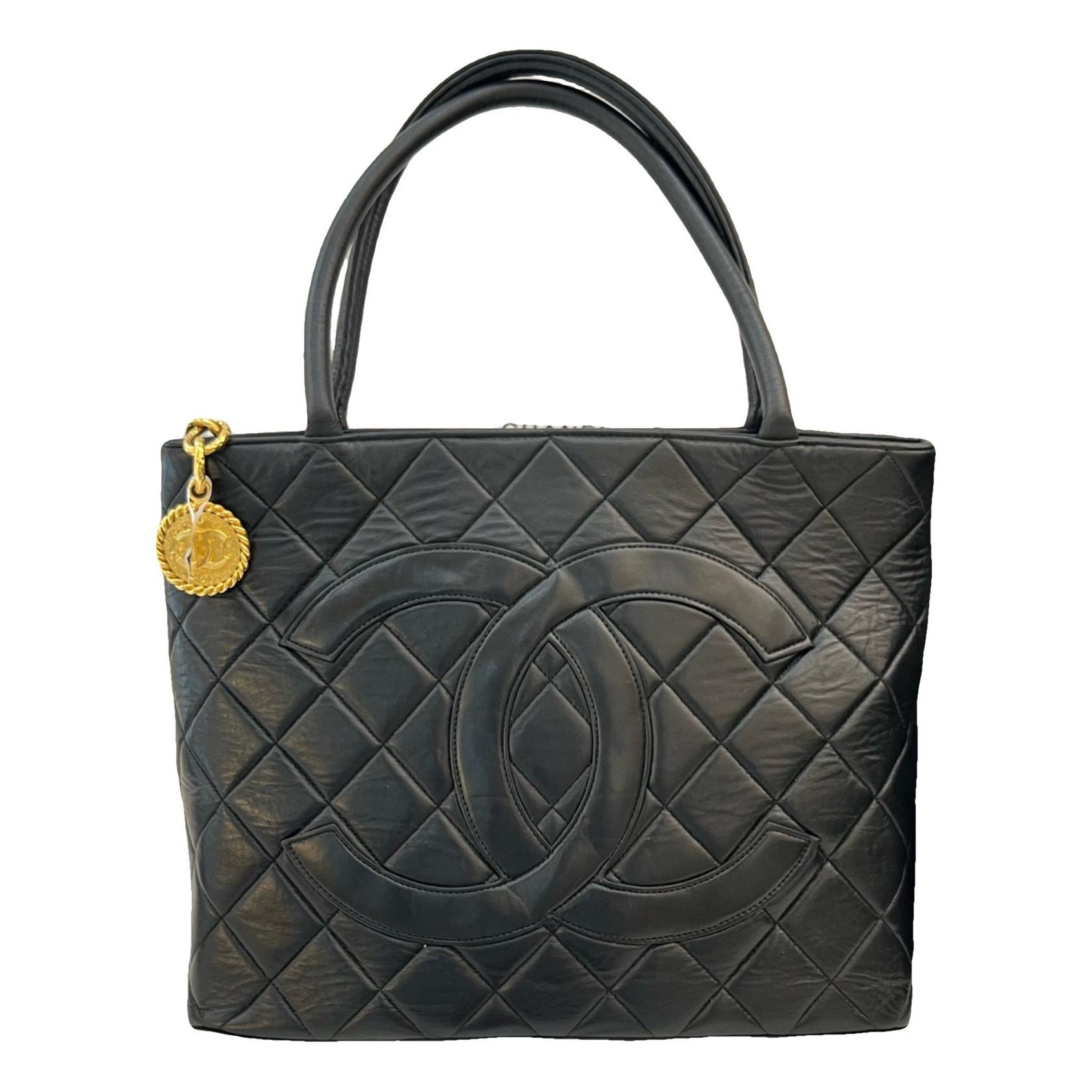 Médaillon leather tote