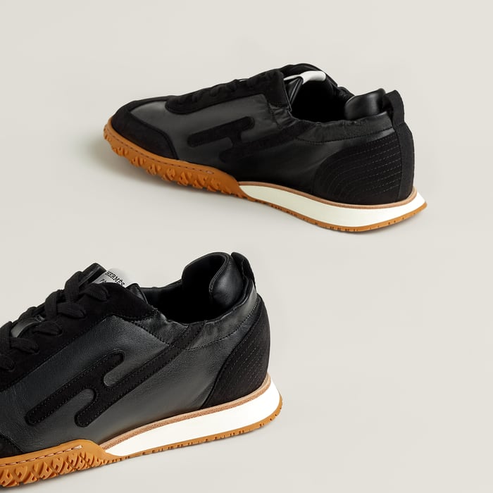 Noir Jet Sneaker