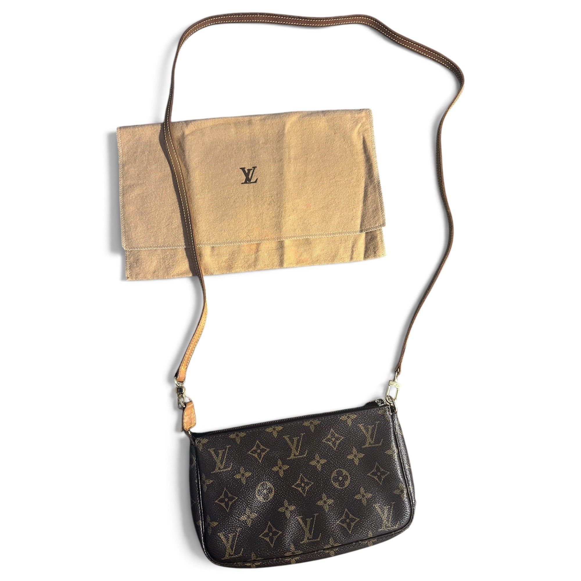 Louis Vuitton Pochette Accessoire cloth handbag