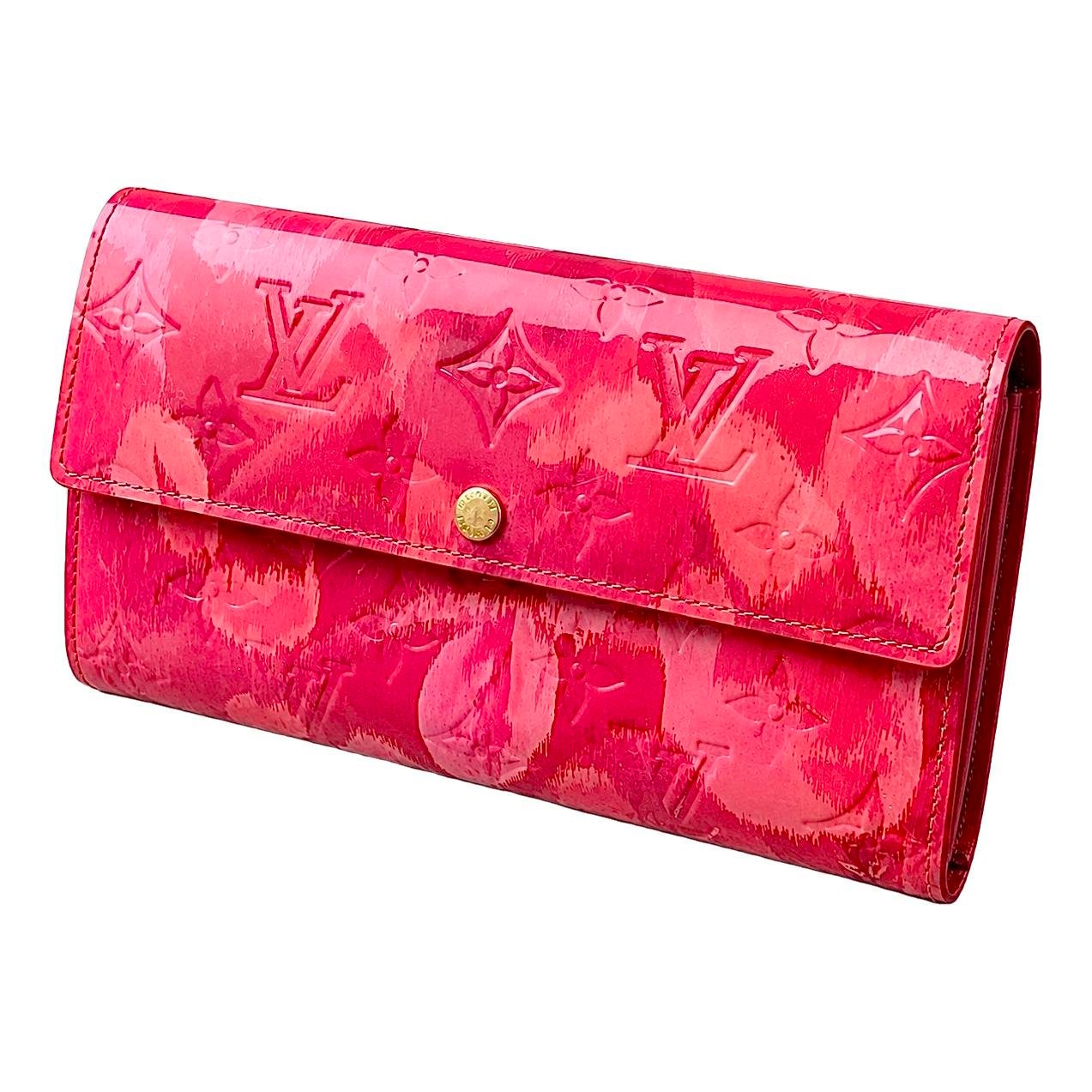 Louis Vuitton Neverfull patent leather clutch bag