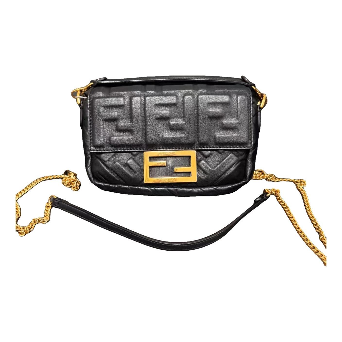Baguette leather handbag