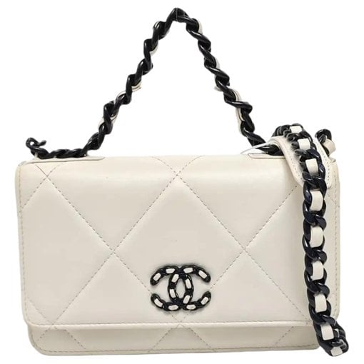 Chanel 19 leather handbag