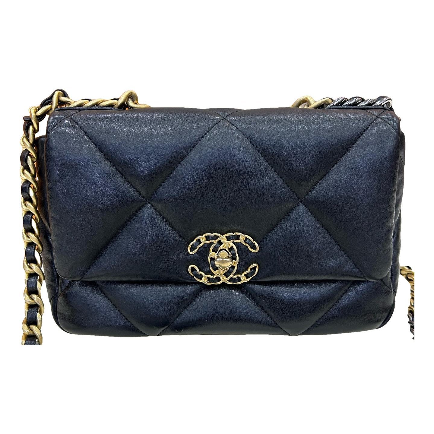 Chanel 19 leather handbag