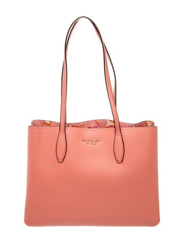 Signature Shoulder Bag