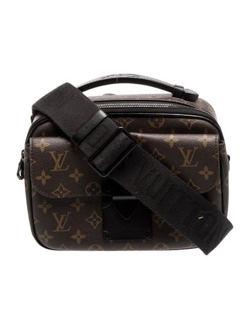 LV Monogram Reporter