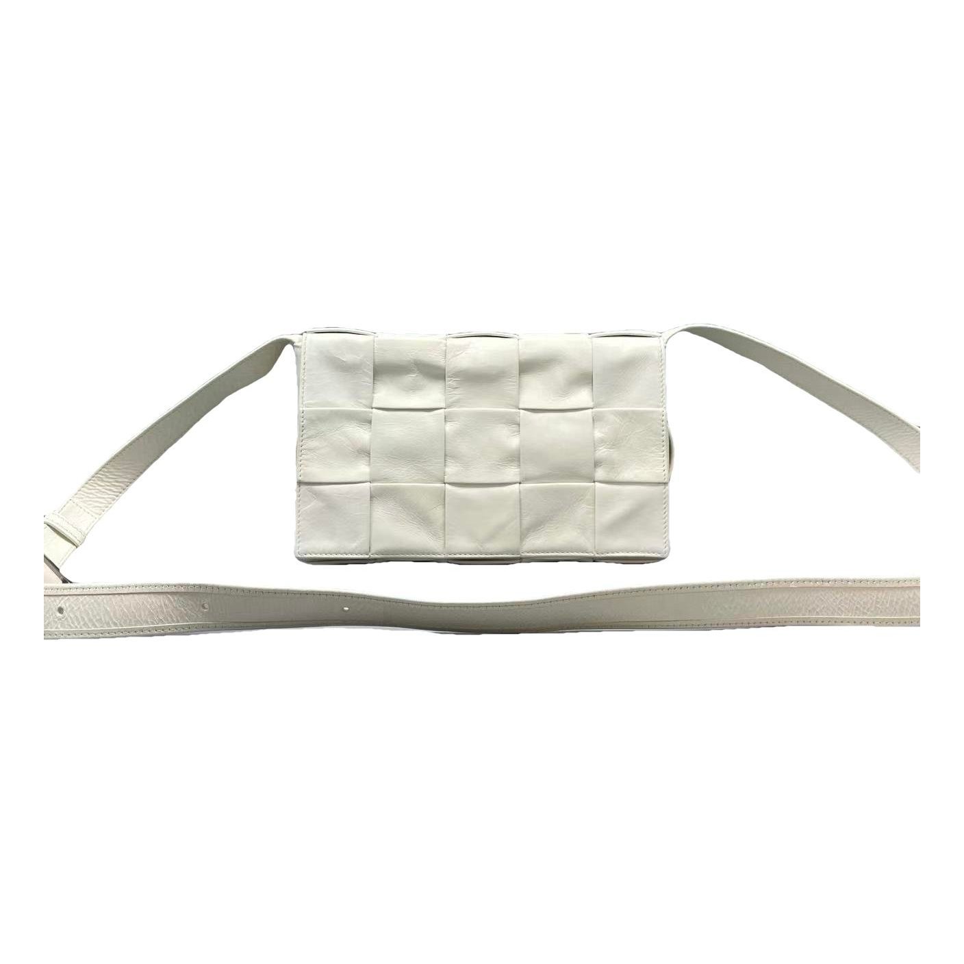 Cassette leather handbag