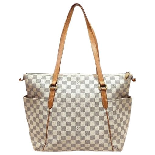 Totally leather tote