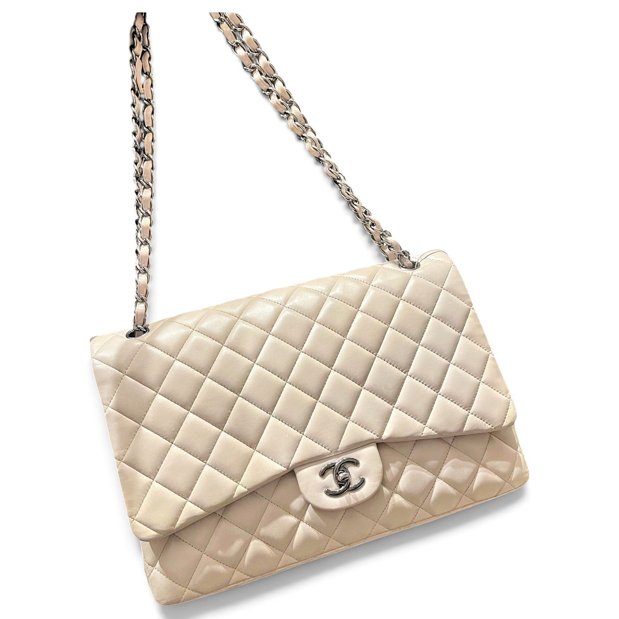 Chanel Timeless/Classique leather crossbody bag