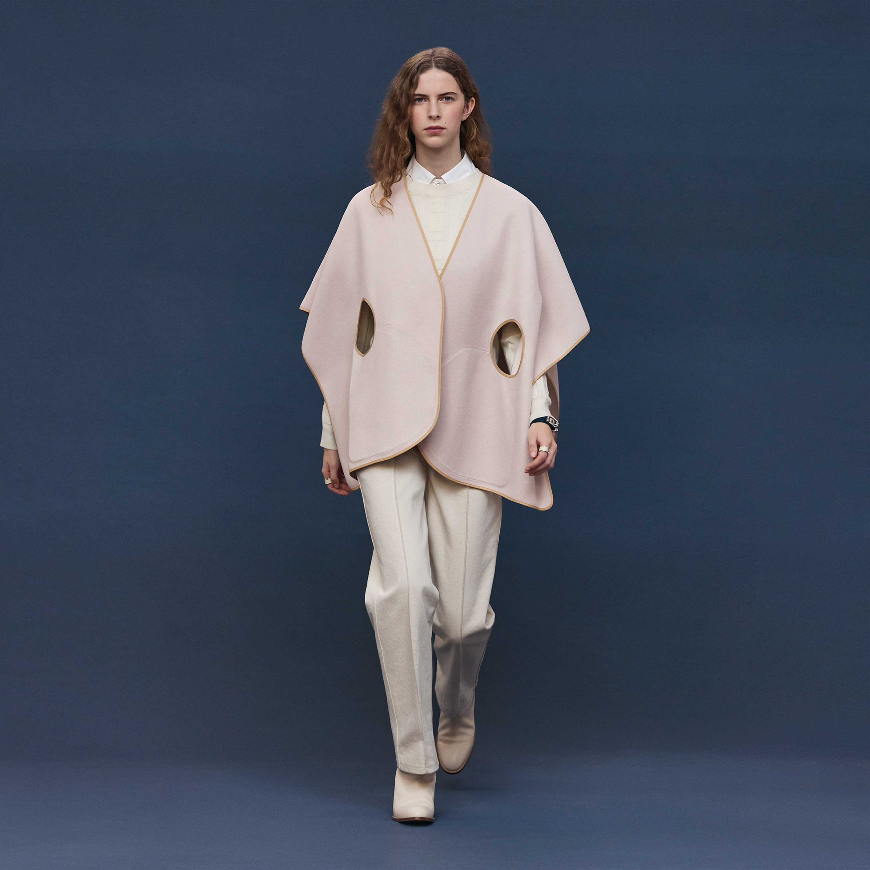 Cashmere cape with belt and leather detail