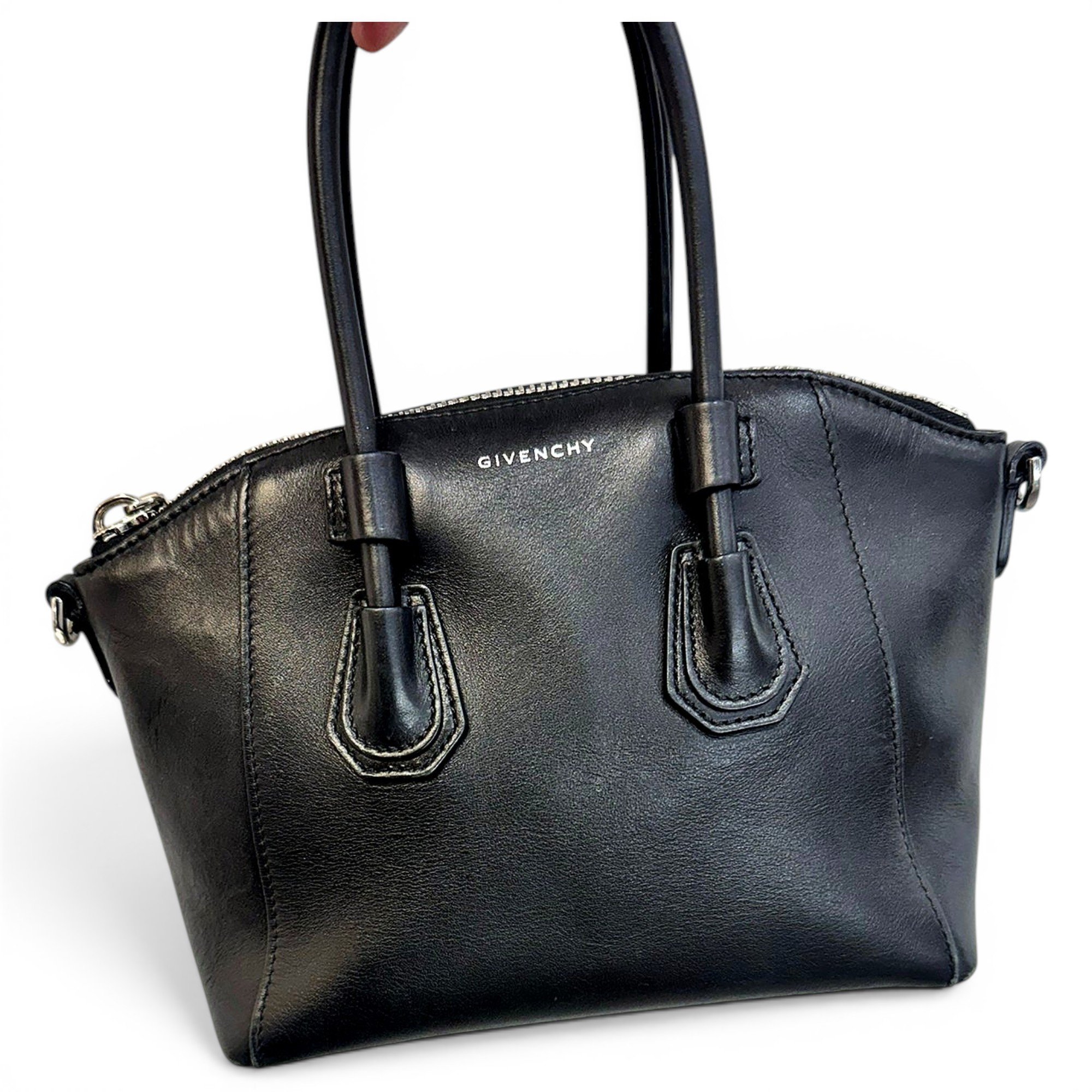 Antigona leather handbag