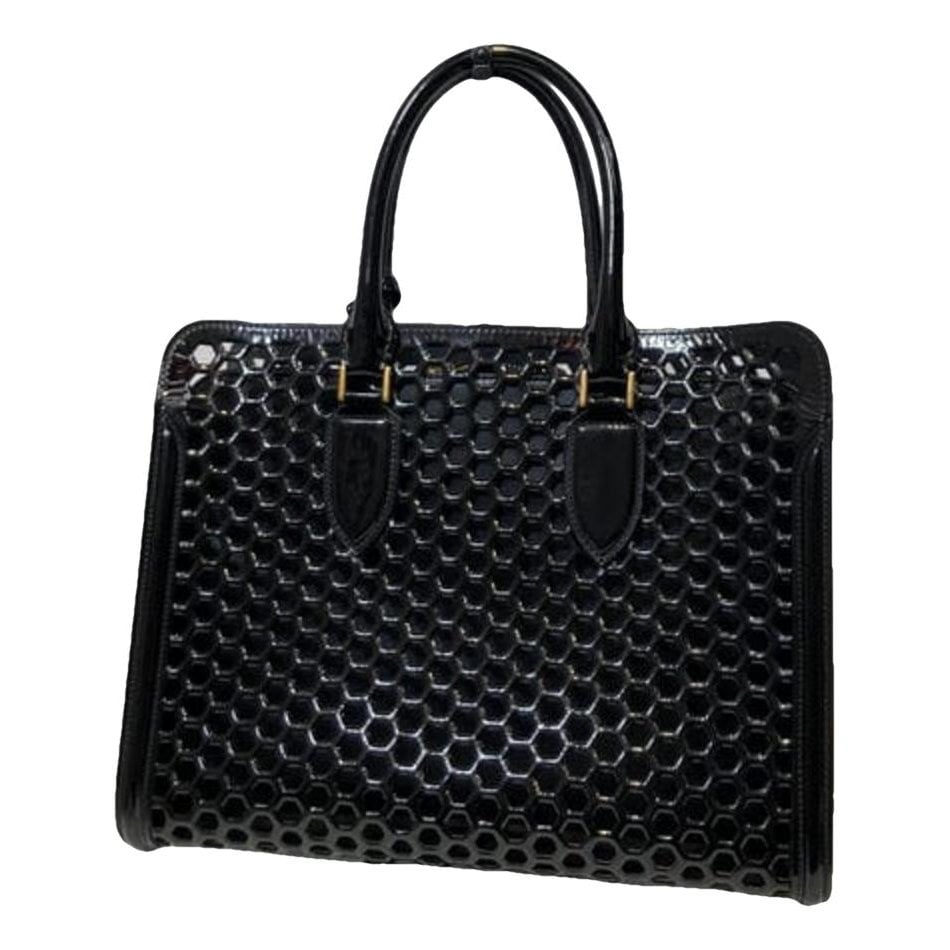 Heroine patent leather handbag