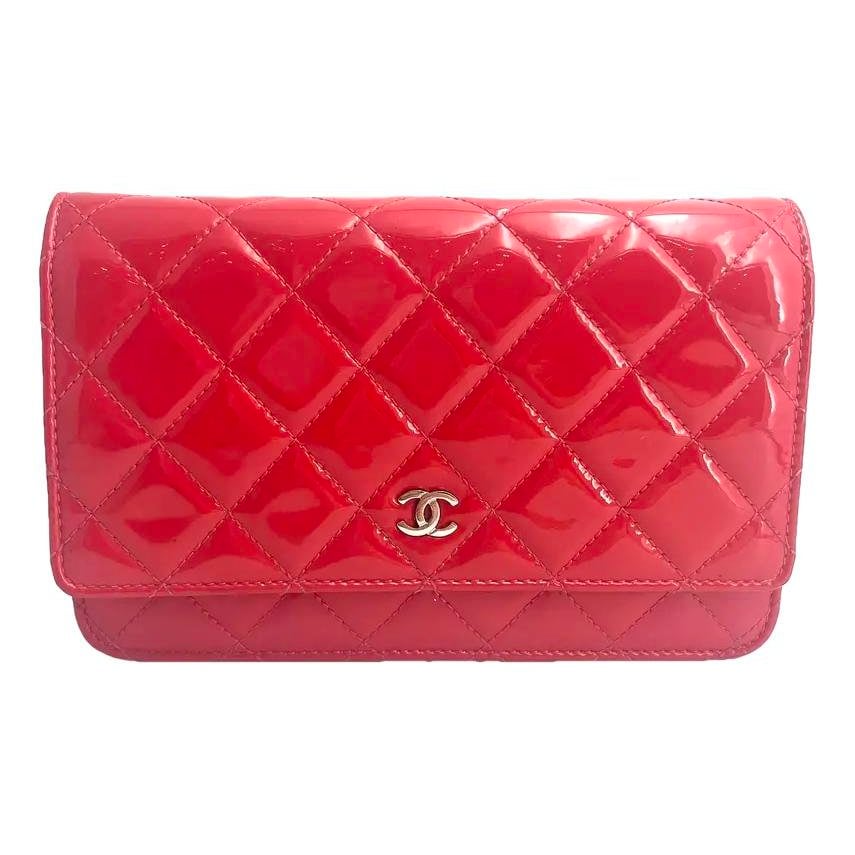 Trendy CC Wallet on Chain patent leather crossbody bag