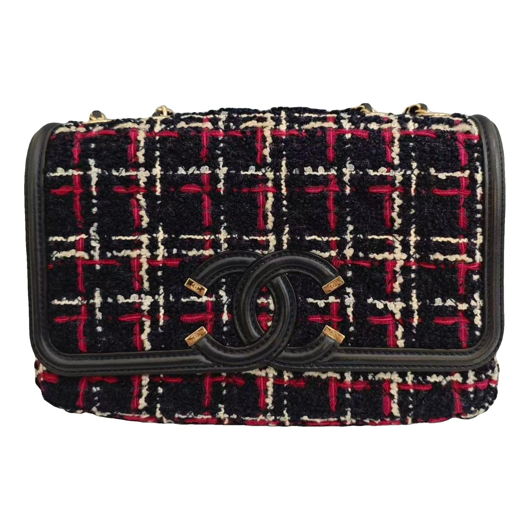 Timeless/Classique tweed crossbody bag