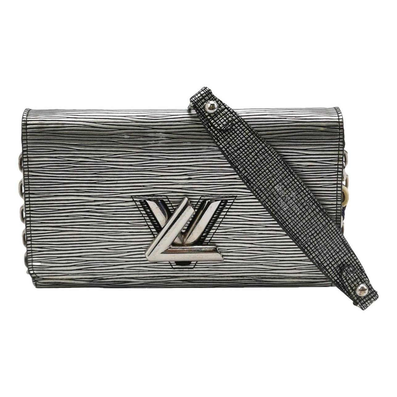 Twist leather handbag