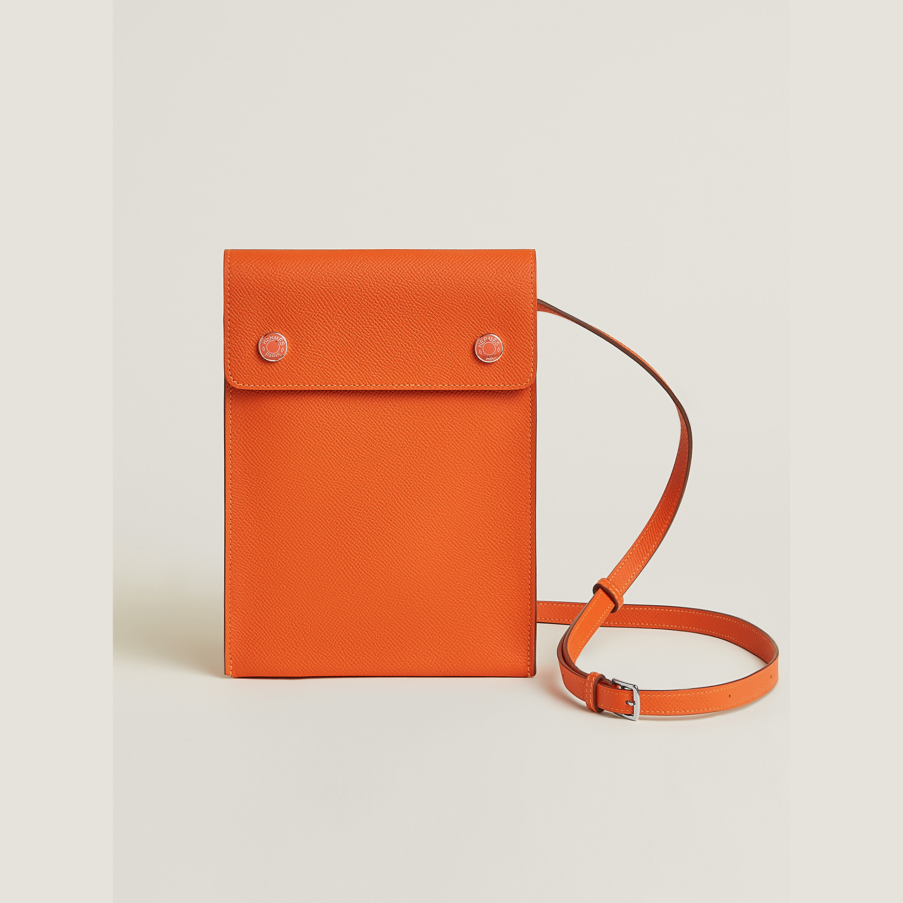 Hermèsnap Vertical To Go lacquered pouch