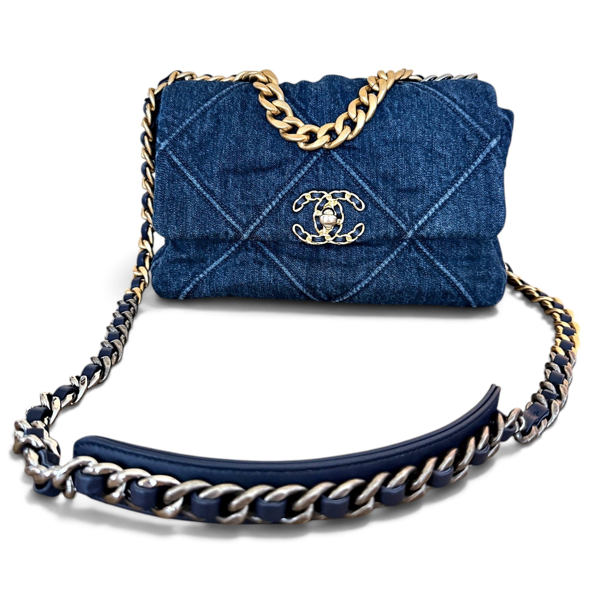 Chanel 19 handbag