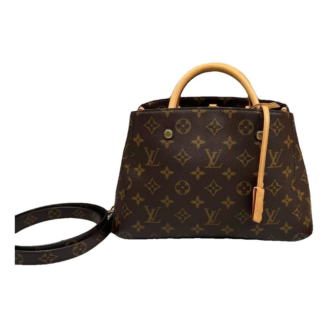 Montaigne leather crossbody bag