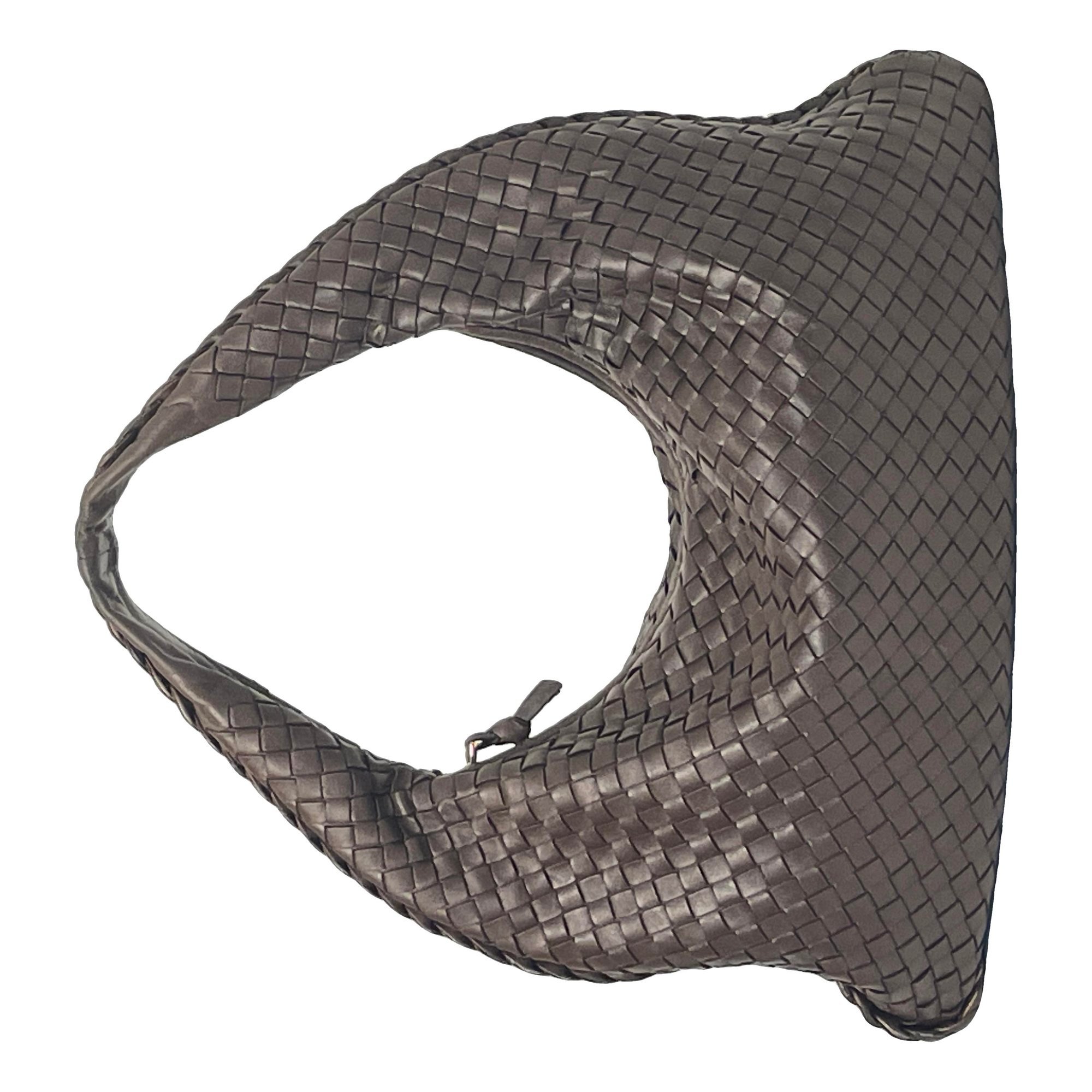 Veneta leather handbag