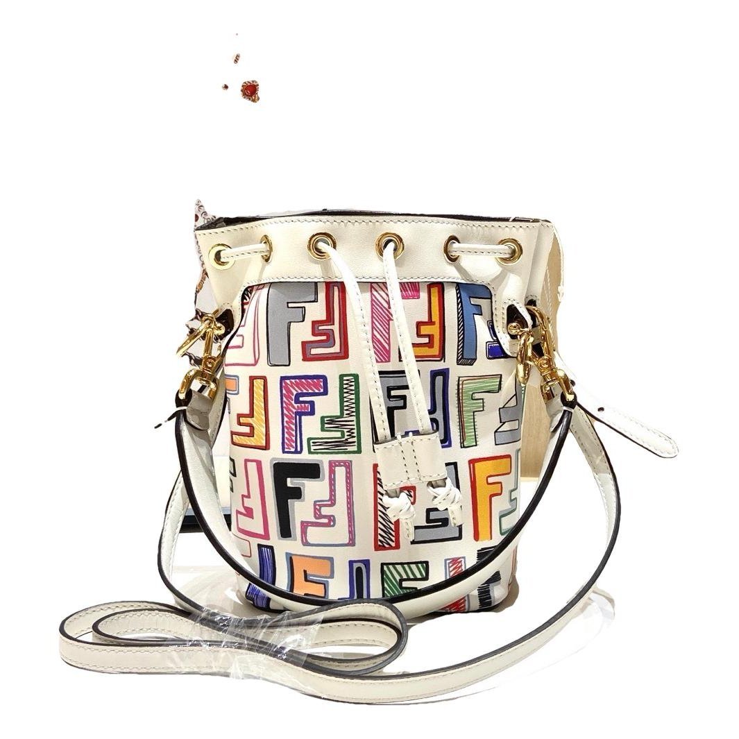 Mon Trésor leather handbag