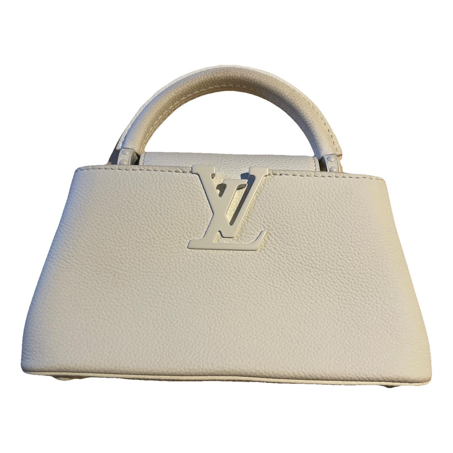 Capucines leather handbag