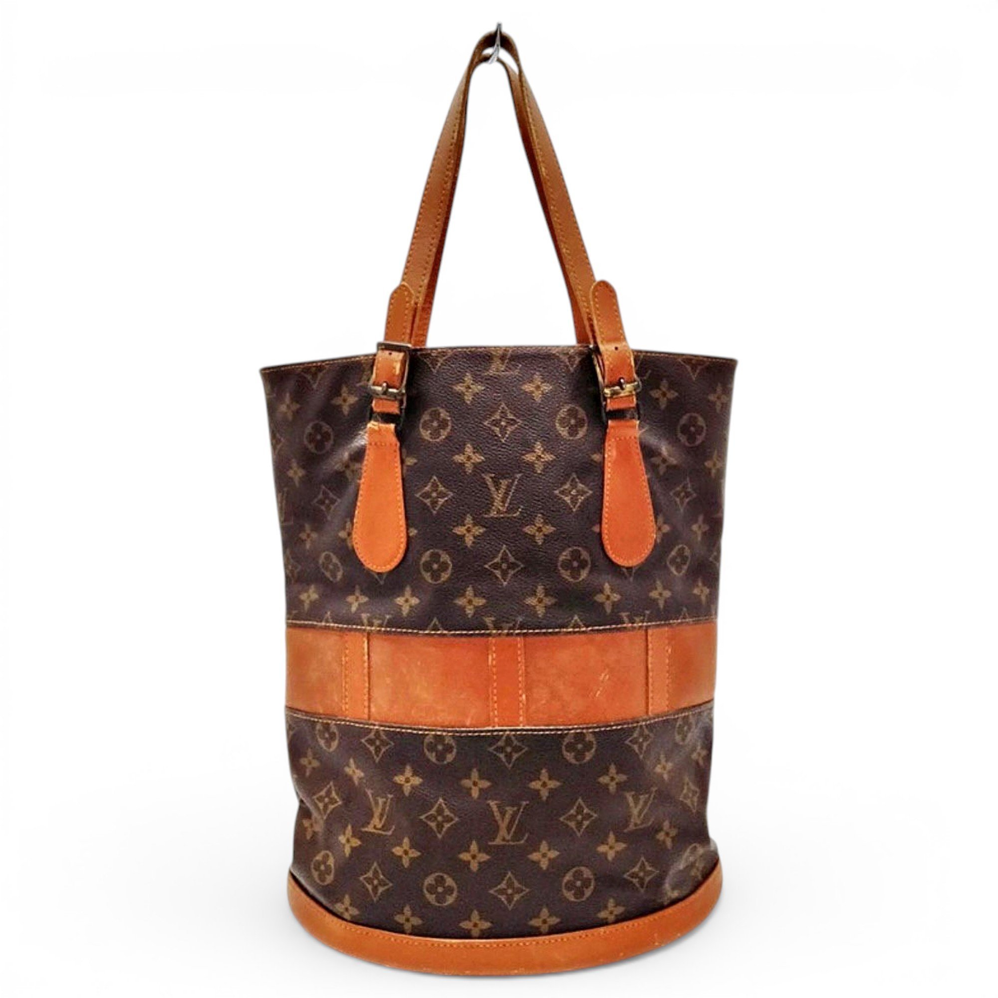 Bucket leather handbag