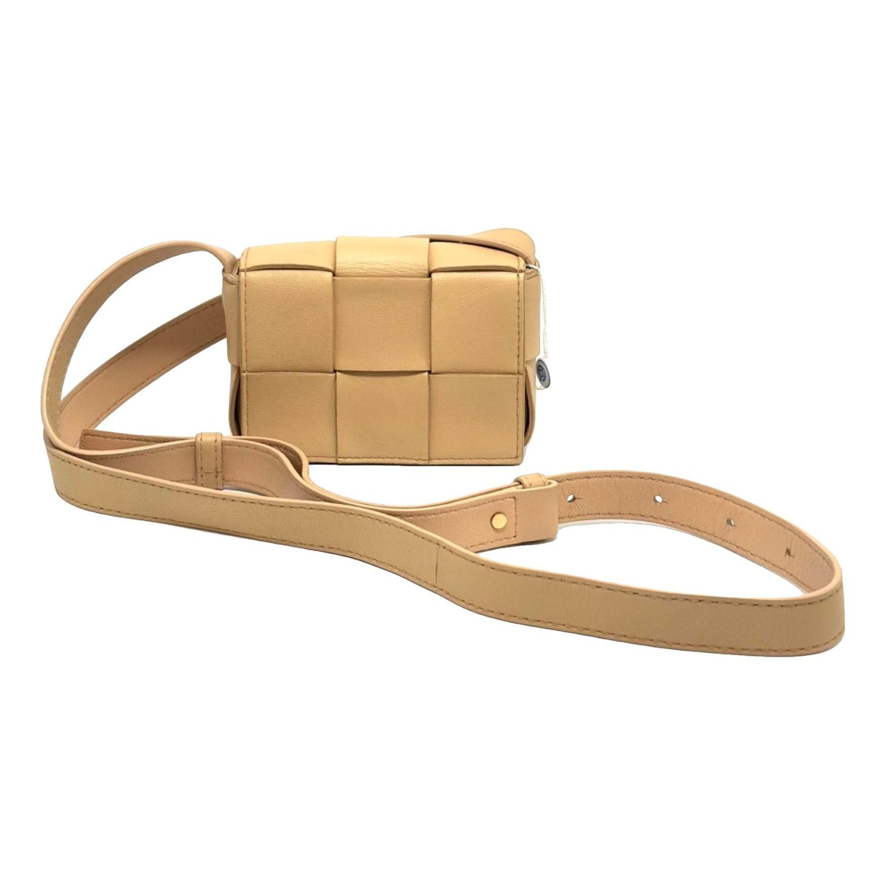 Loop leather handbag