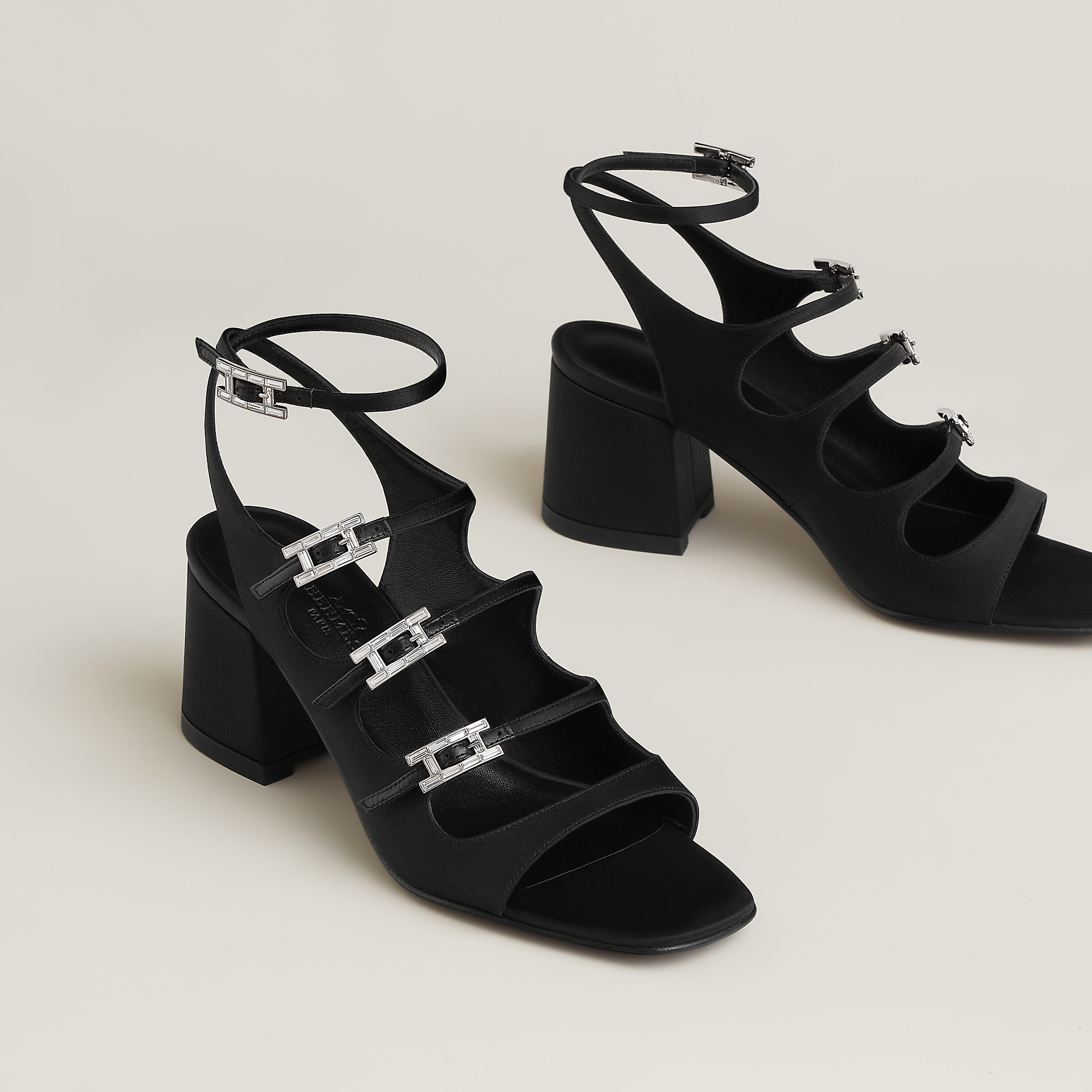 HERMES エズ　ブラック37 Hermès Midnight 60 sandal Noir | BagUSeek