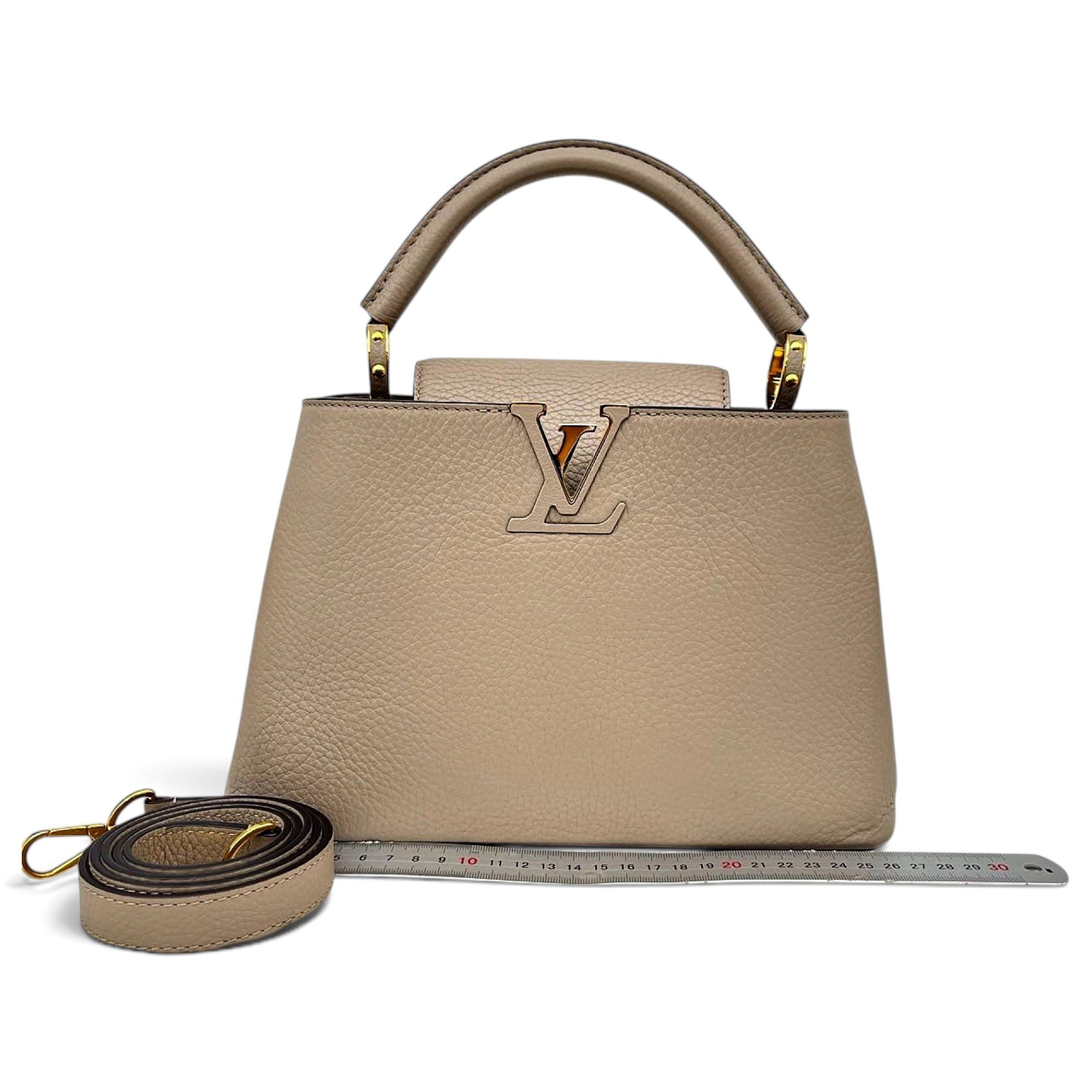 Capucines leather handbag