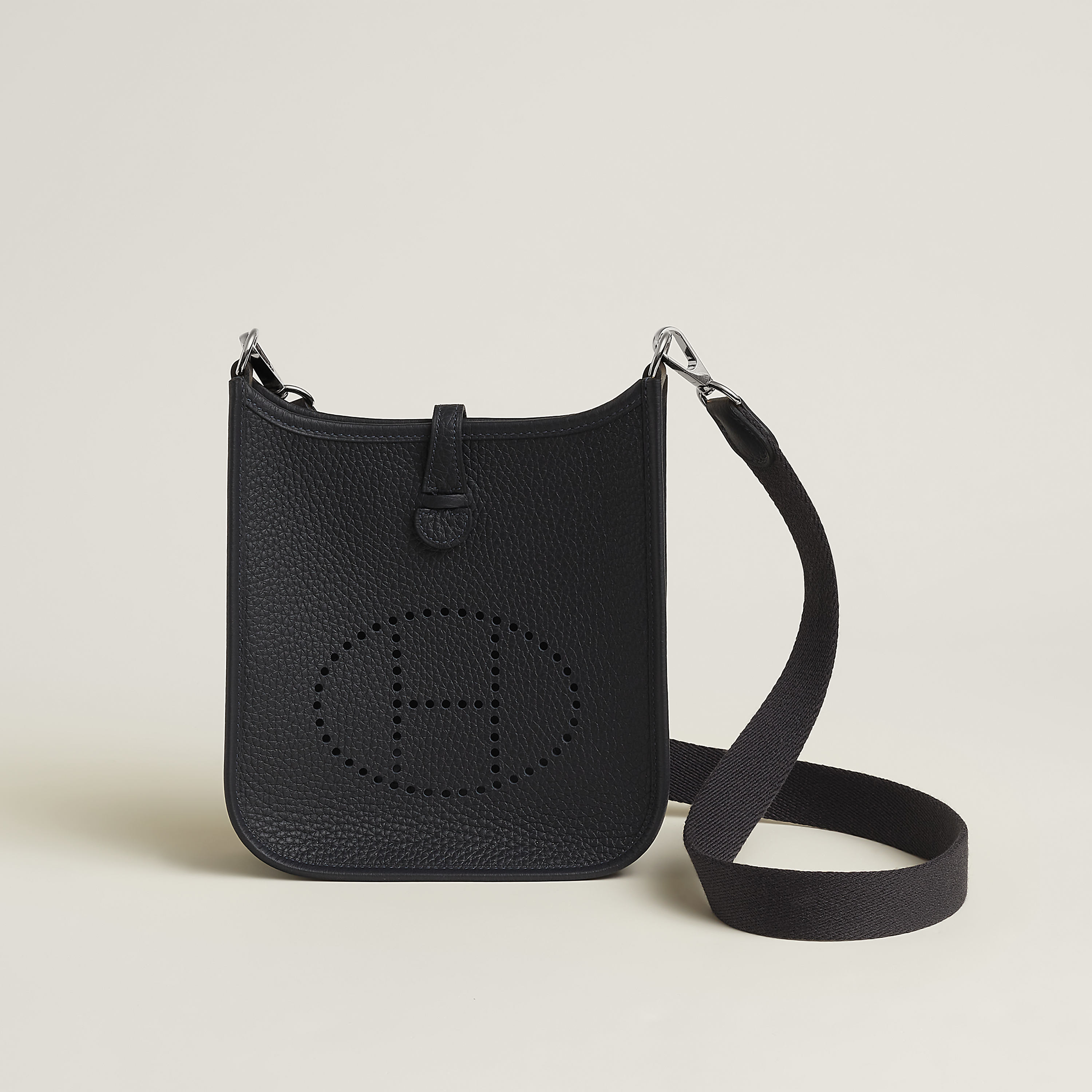 Evelyne 16 Amazone 백