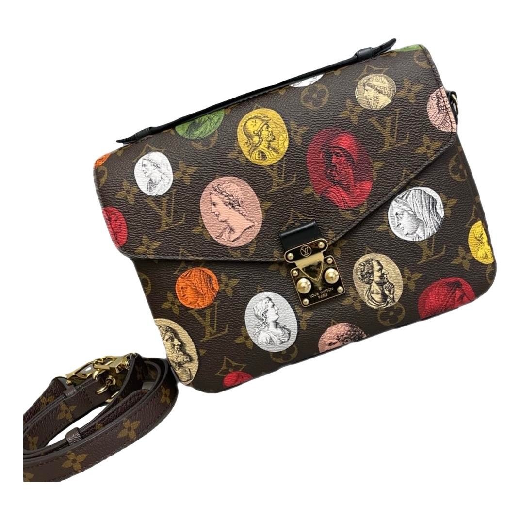 Metis leather handbag