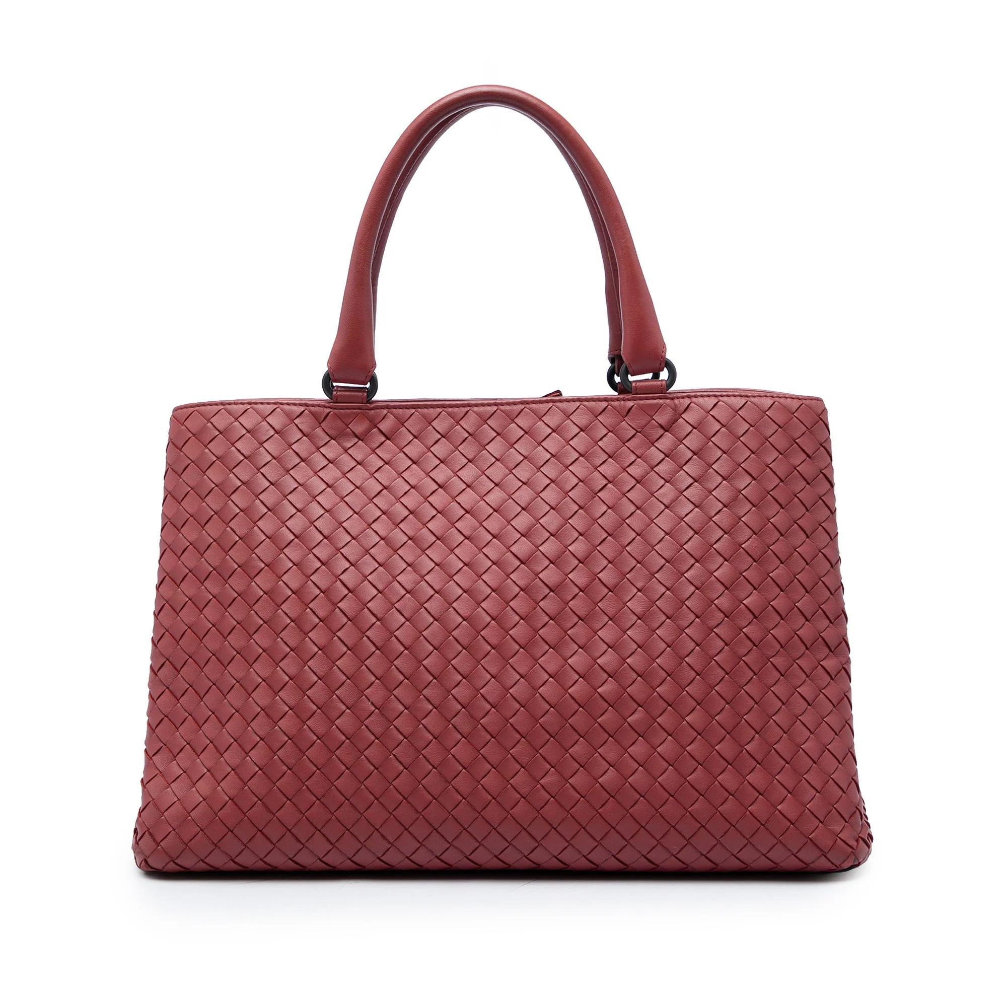 Veneta leather handbag