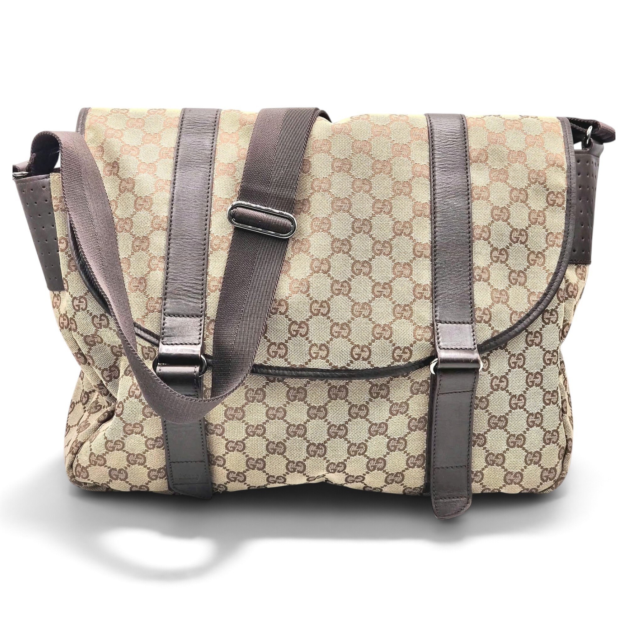 Leather travel bag