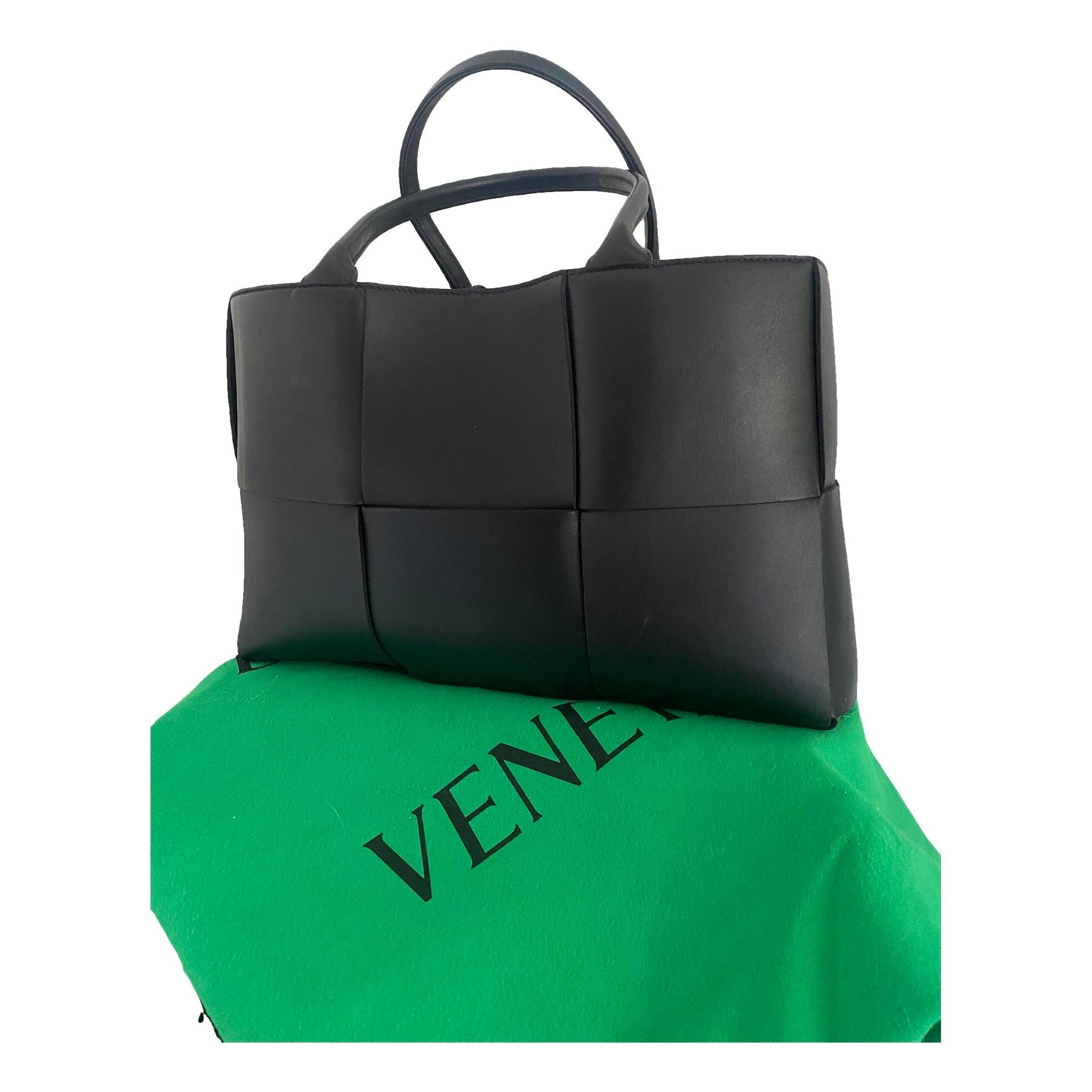 Arco leather tote