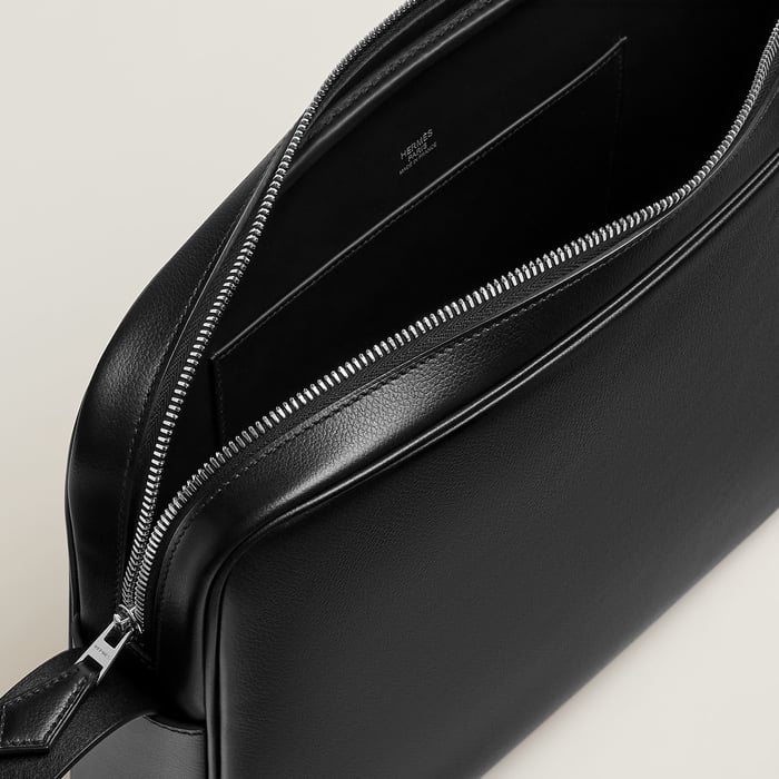 Noir Etriviere Messenger Bag
